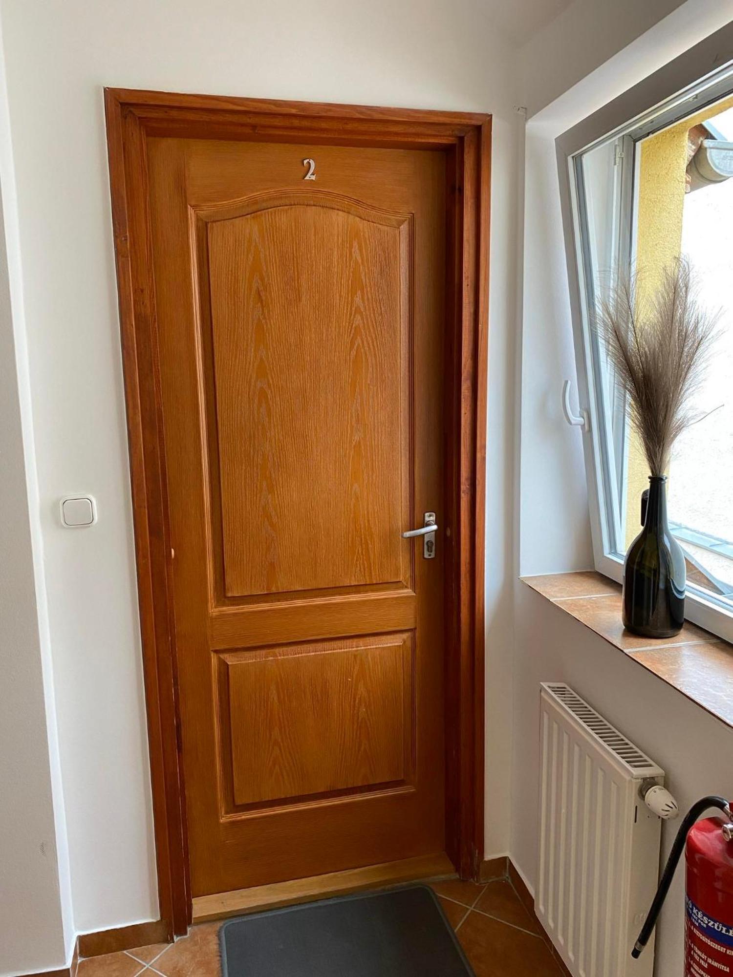 Takacs Vendeghaz 2 Appartement Sopron Buitenkant foto