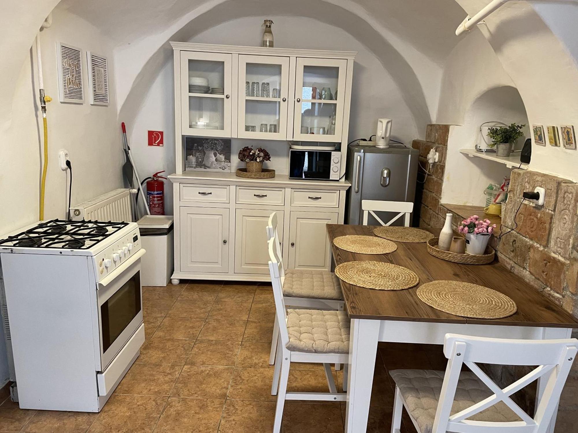 Takacs Vendeghaz 2 Appartement Sopron Buitenkant foto