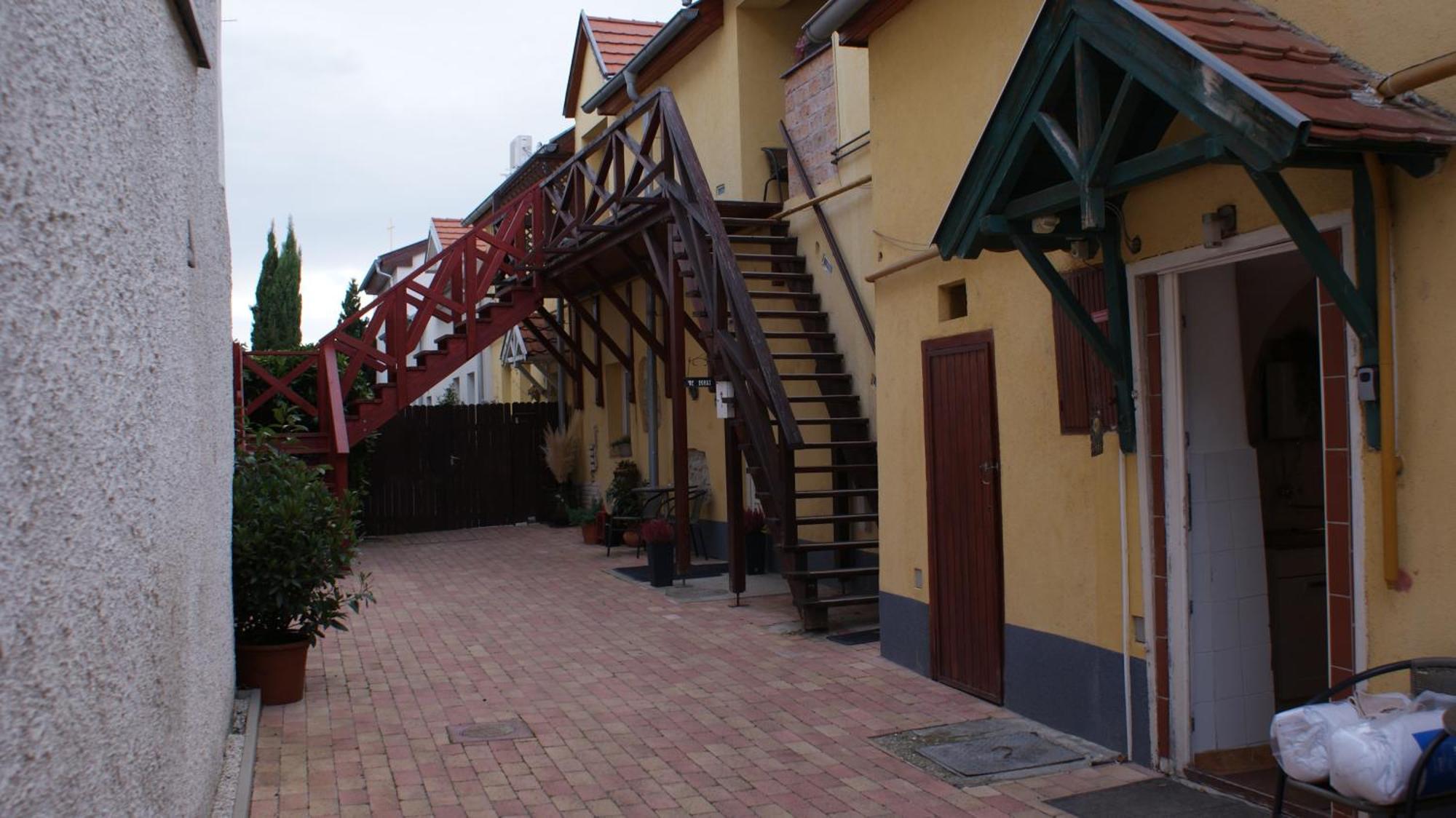 Takacs Vendeghaz 2 Appartement Sopron Buitenkant foto